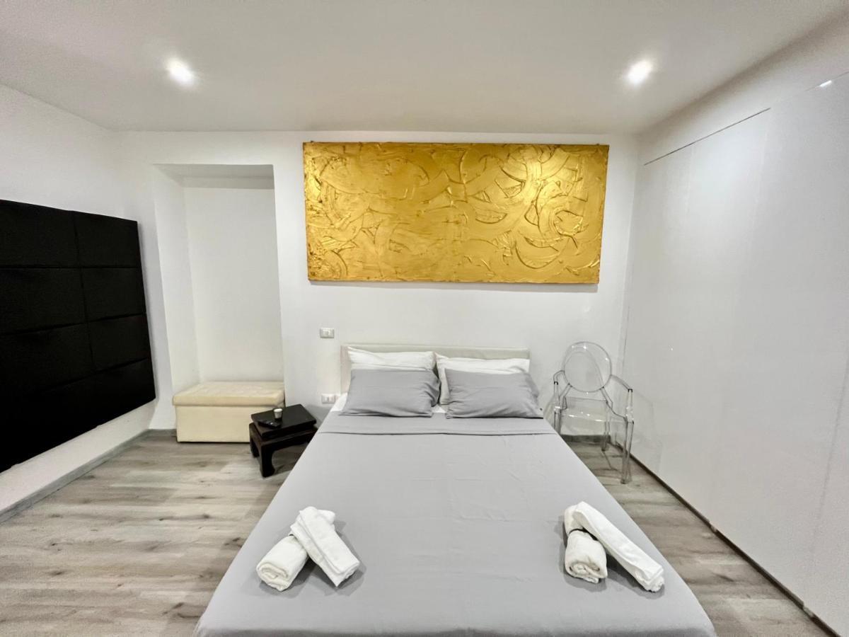 Abstract House Design Home In Center Of Turín Exterior foto