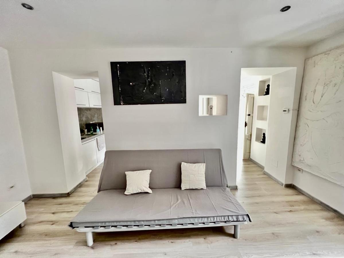Abstract House Design Home In Center Of Turín Exterior foto