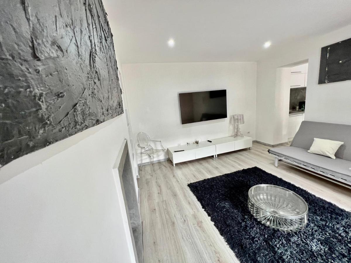 Abstract House Design Home In Center Of Turín Exterior foto